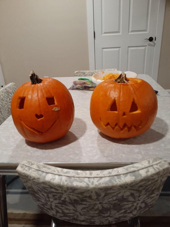 Jack-O-Lanterns+carved+by+State+High+students+in+State+College+Pennsylvania+on+Nov.+1%2C+2020.+Some+students+decided+to+stay+in+on+Halloween+and+do+activities+like+pumpkin+carving+to+avoid+the+risk+of+COVID-19.