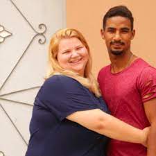 TLCs Nicole and Azan on 90 Day Fiance are the personification of dysfunctionality in relationships. Pictured on the left is a grinning Nicole. On the right, a self-loathing Azan.