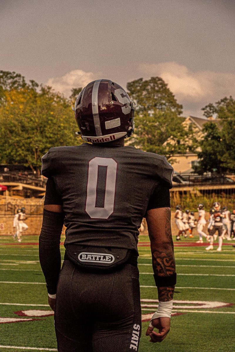 Number 0 Tae Sehffey, Looking up to catch a punt during warmups